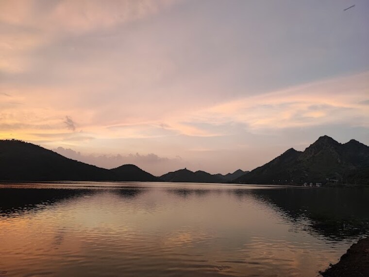 Udaipur Badi Lake_1